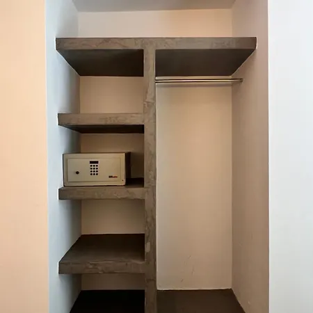 Ξενοδοχείο Rom Familiar 2*