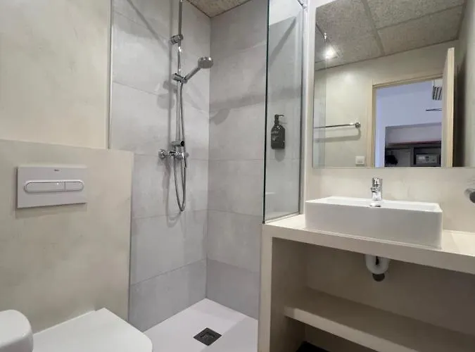Otel Rom Familiar 2*