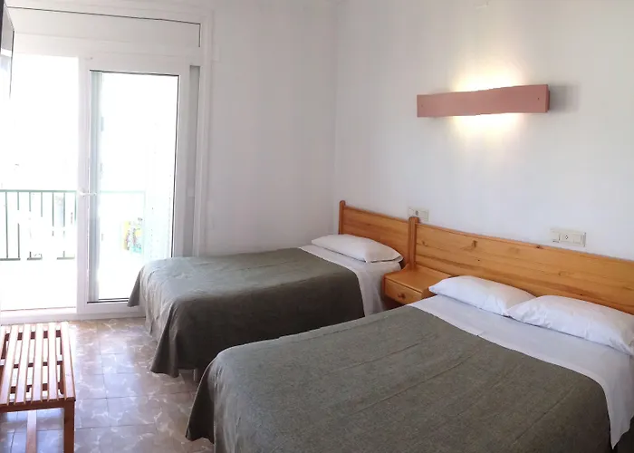 Rom Familiar Otel