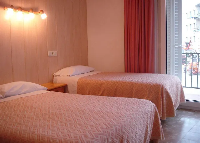 Rom Familiar Otel 2*
